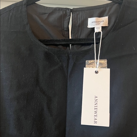 NWT ANNIEWEAR Sleeveless Top & Shorts with beige scalloped hem - Picture 3 of 9